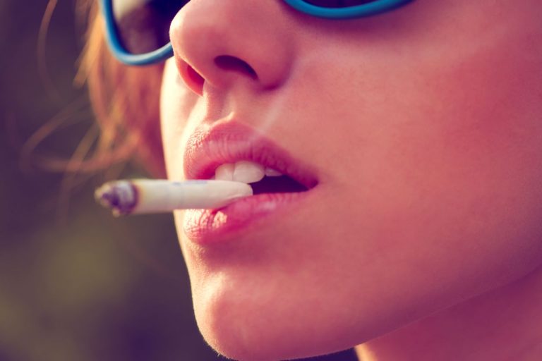 Comment se débarrasser efficacement des lèvres de fumeur