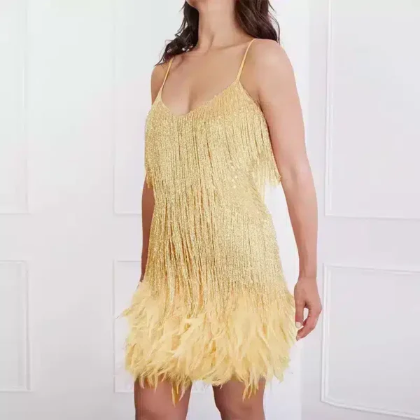 Robe avec plume dorée ajustée et élégante : Gabrielle – Image 2