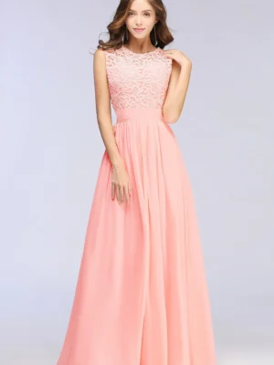 Robe rose poudré dentelle élégante : Margaux