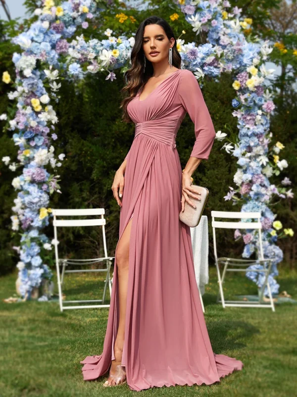 Robe plissée rose poudré avec décolleté en V : Éloïse – Image 4