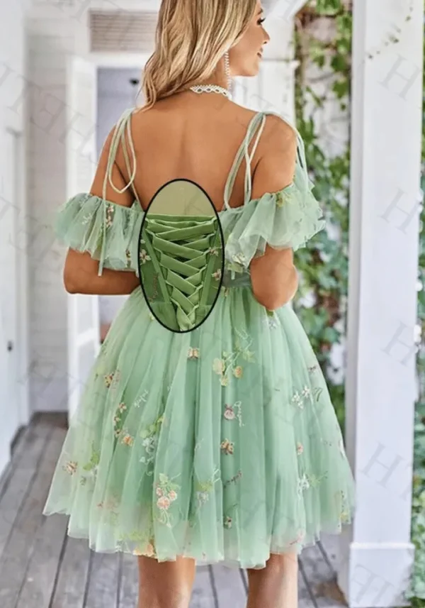 Robe courte bustier vert d'eau avec fleurs brodées : Lisa – Image 4