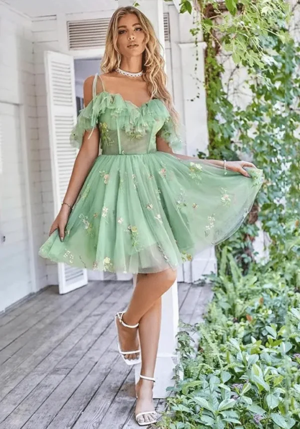 Robe courte bustier vert d'eau avec fleurs brodées : Lisa – Image 5