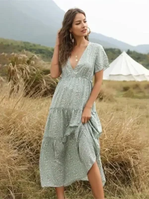 Robe fleurie vert sauge élégante : Camille