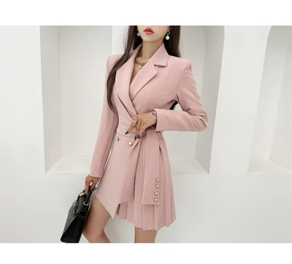 Robe tailleur rose portefeuille élégante : Amélia – Image 4