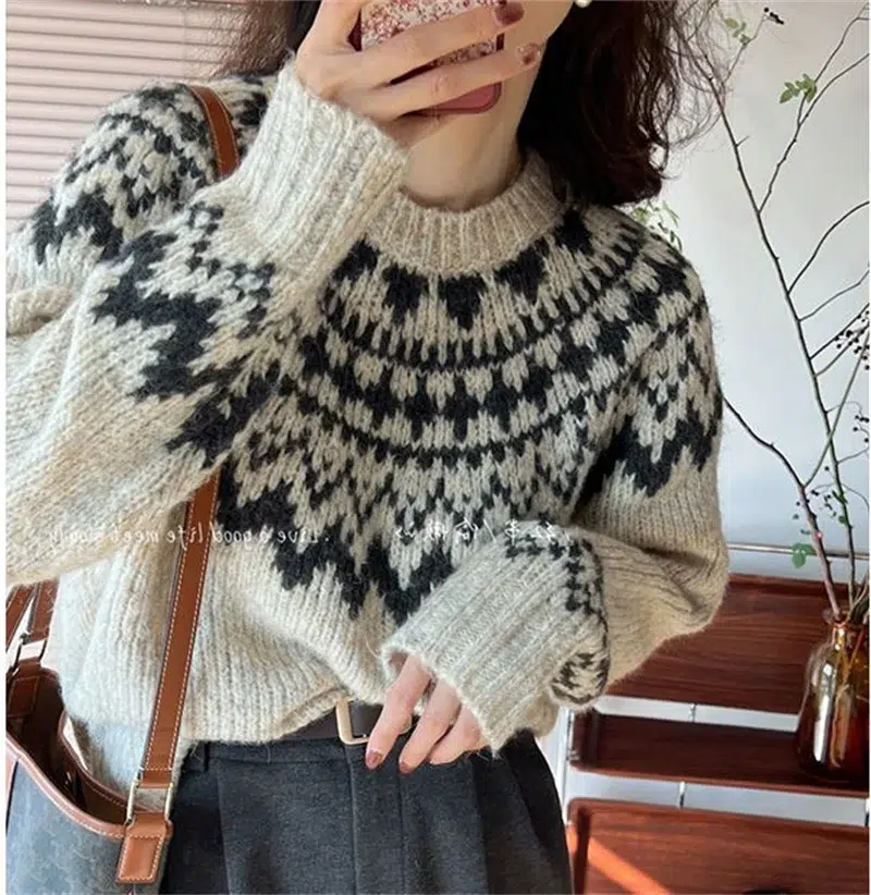 Pull Norvégien Femme Grande Taille – Laine épaisse, Motif Torsadé Jacquard – Coupe Oversize Chic Pour L’hiver – Col Rond