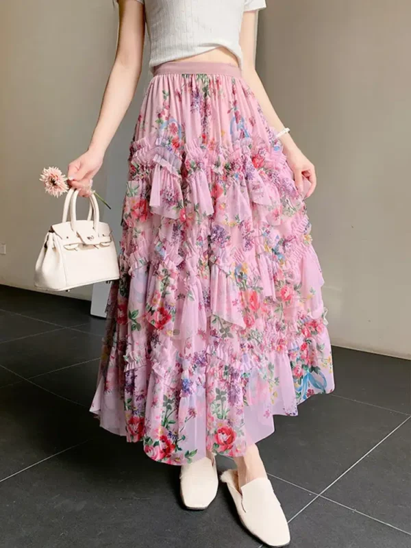 Jupe froissée rose avec motif floral : Elya – Image 2