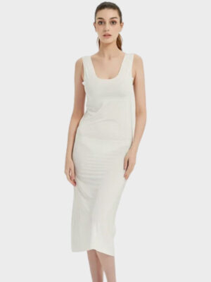 Fond de robe blanche longue sans manches en tissu extensible pour superposition polyvalente