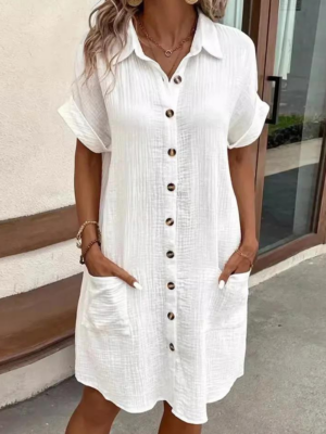 Robe chemise blanche à manches courtes avec col classique et poches