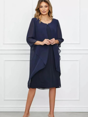 Robe droite grande taille bleu foncé avec manches 3/4 et superposition asymétrique