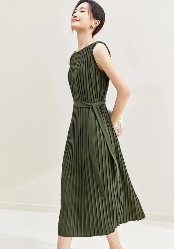 Robe droite verte plissée sans manches avec ceinture midi – Image 4