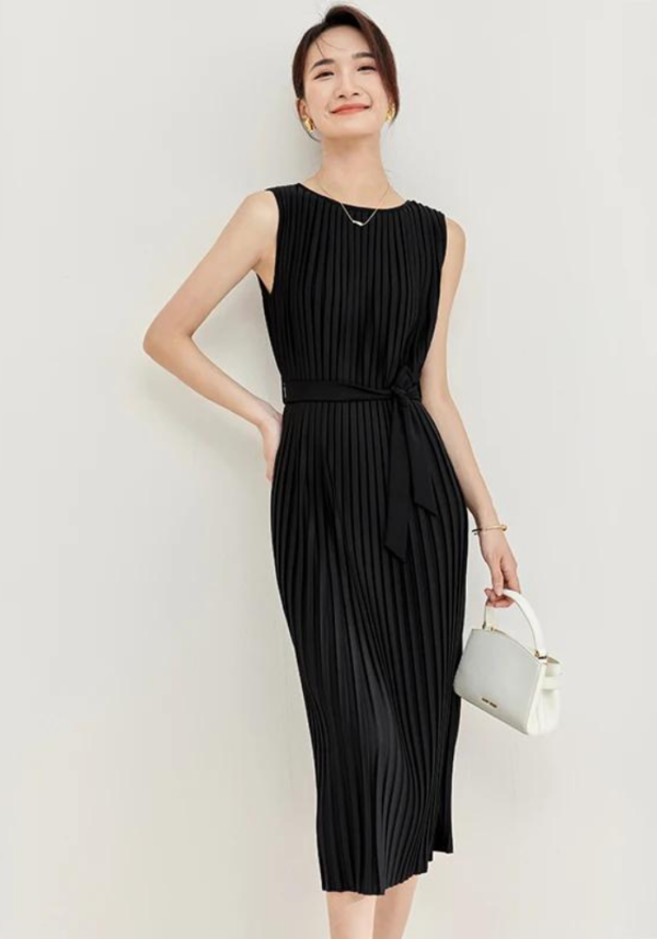 Robe droite verte plissée sans manches avec ceinture midi – Image 6